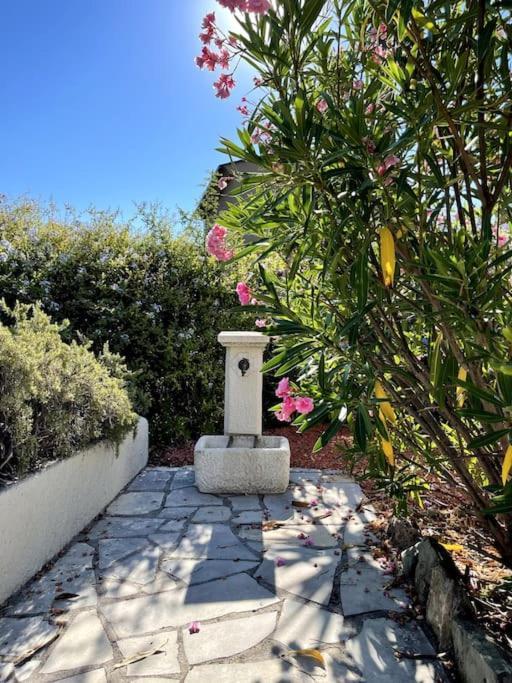 Villa La Quietude レ・ズィサンブル エクステリア 写真
